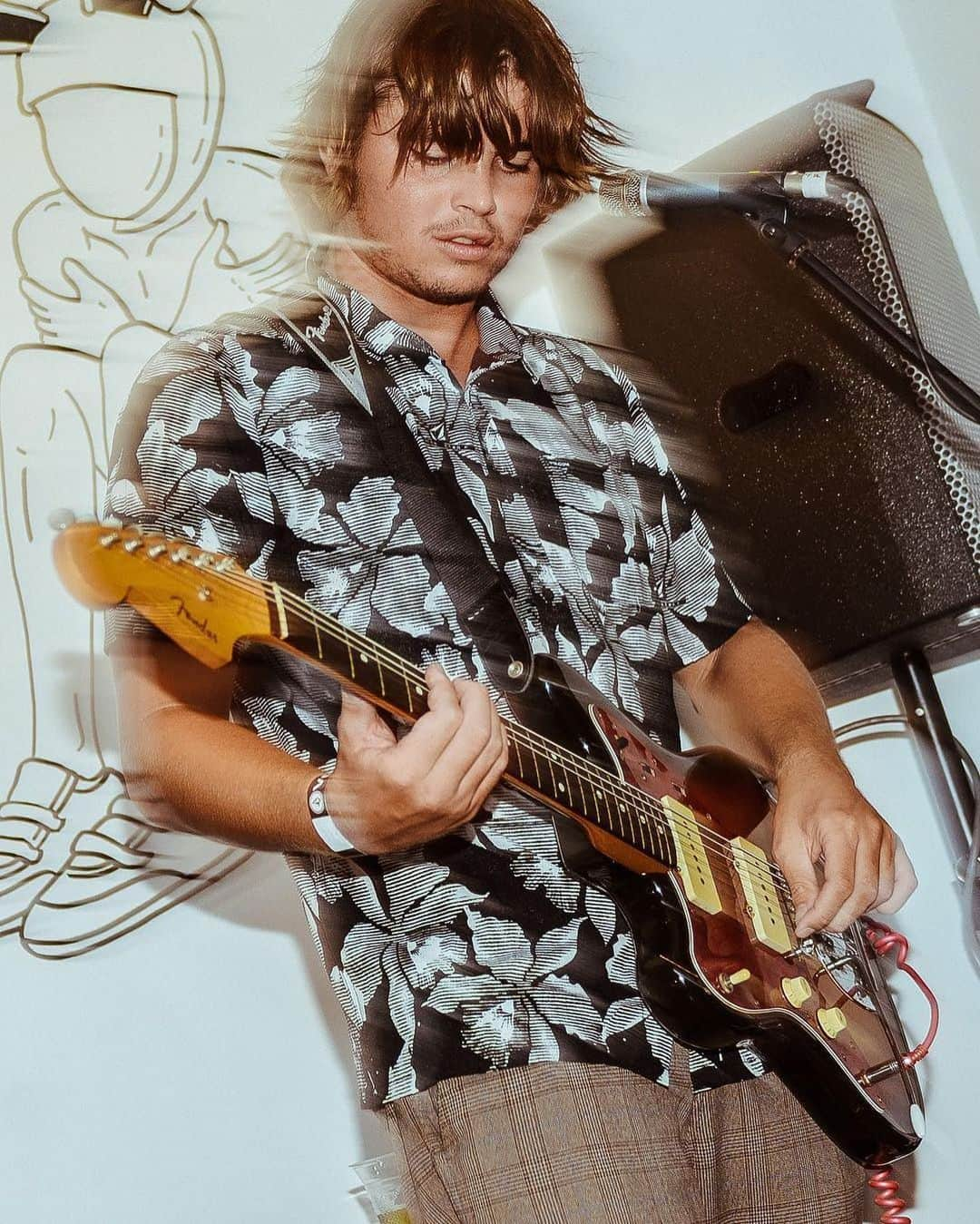 VolcomJapanさんのインスタグラム写真 - (VolcomJapanInstagram)「@volcomsurf チームライダーNoa Deane( @ilovetables )🎸🤘🏽 Shirts: RESORTO Vallarta S/S VOLCOM STORE各店および正規ディーラーにて発売中💥 VOLCOM SPRING & SUMMER COLLECTIONはプロフィールのリンクより📲 #Volcom #VolcomJapan #TrulyDefined #TrueToThis #Volcom @volcom_oznz」6月26日 15時03分 - volcomjapan