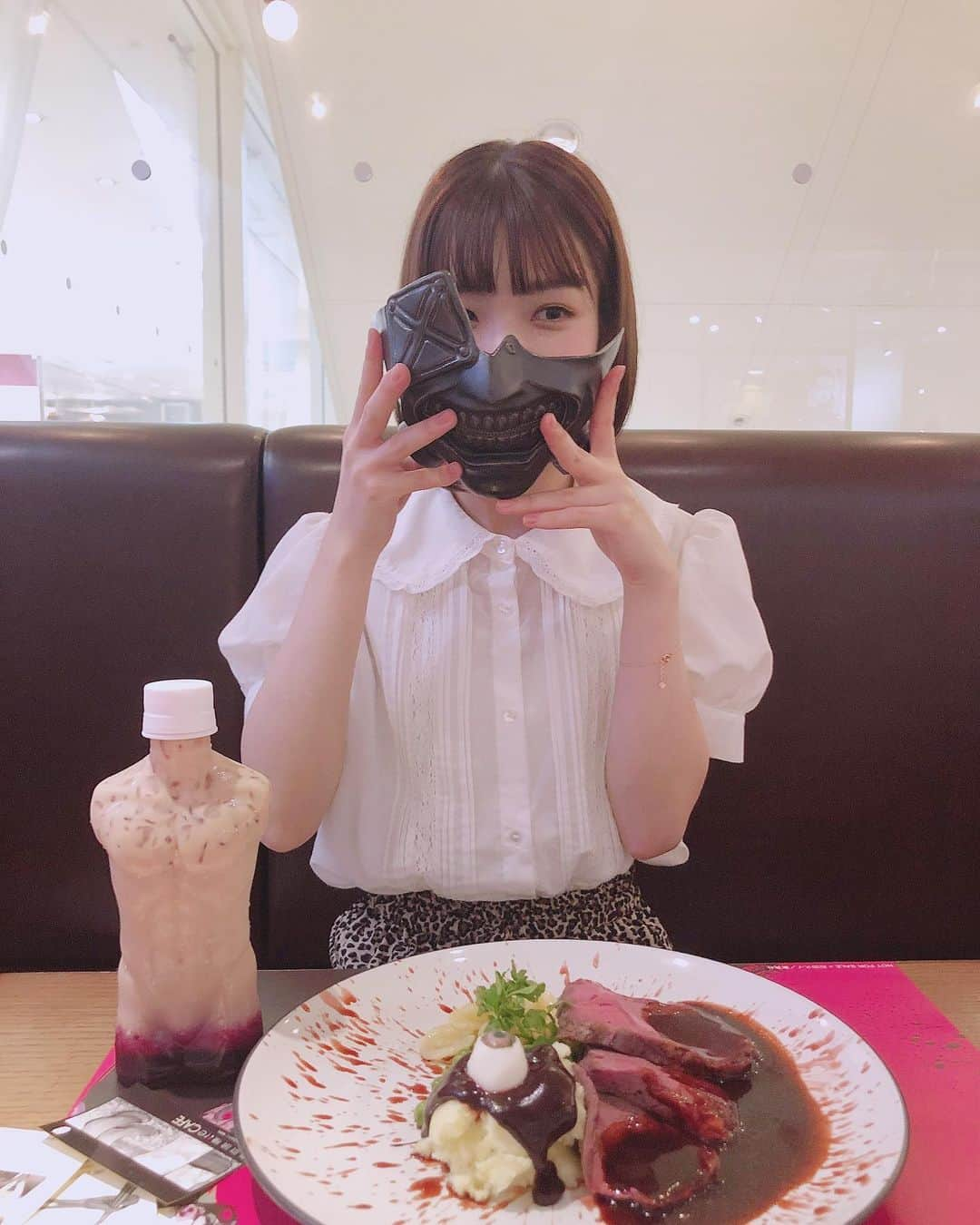 高橋彩音さんのインスタグラム写真 - (高橋彩音Instagram)「東京喰種カフェ行きました❤ 金木くんマスク感動した  #東京喰種カフェ #東京喰種re」6月26日 15時03分 - aayyaannee811