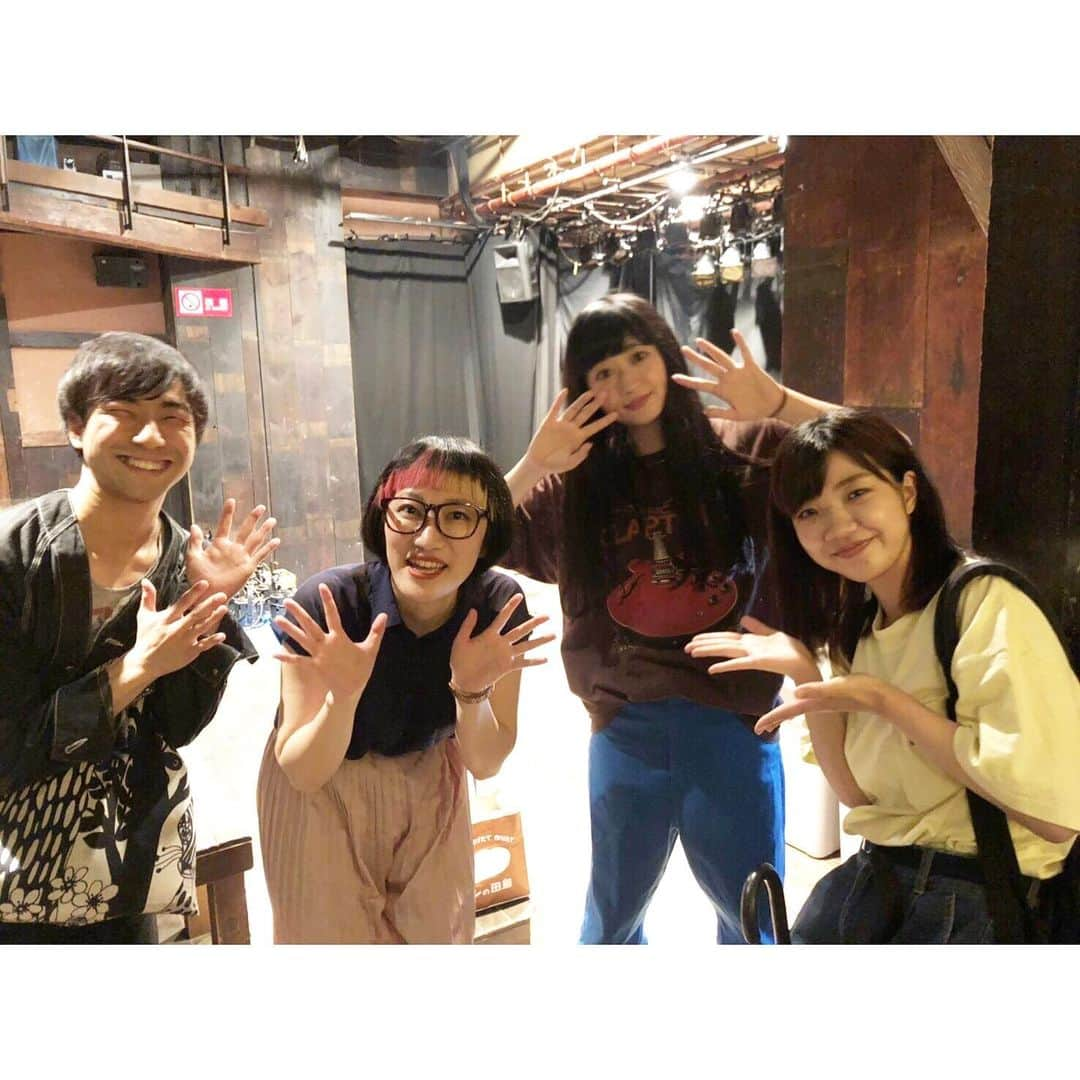 小川暖奈さんのインスタグラム写真 - (小川暖奈Instagram)「遅くなりましたが、 単独ライブ〝ch : Spring of ELEVEN〟にお越しいただきました皆様、ありがとうございました！ . 舞台に出ていって現れた満席のお客さんによる大迫力の人間の壁、迫力ありすぎてめっちゃ怖かったですが絶景でした！ . グッズも売り切れで、とても嬉しいです！ 終演後に配る予定のサプライズの特典が、開演前に配られていたのには2人とも唖然としましたが😂 . . 本当に、ありがとうございました！ これからも応援よろしくお願いします！💐 . . #単独でいただいたお花で部屋がとってもメルヘンです#花瓶足らずでお気に入りの馬コップにも#ありがたき幸せ」6月26日 20時44分 - ogawah