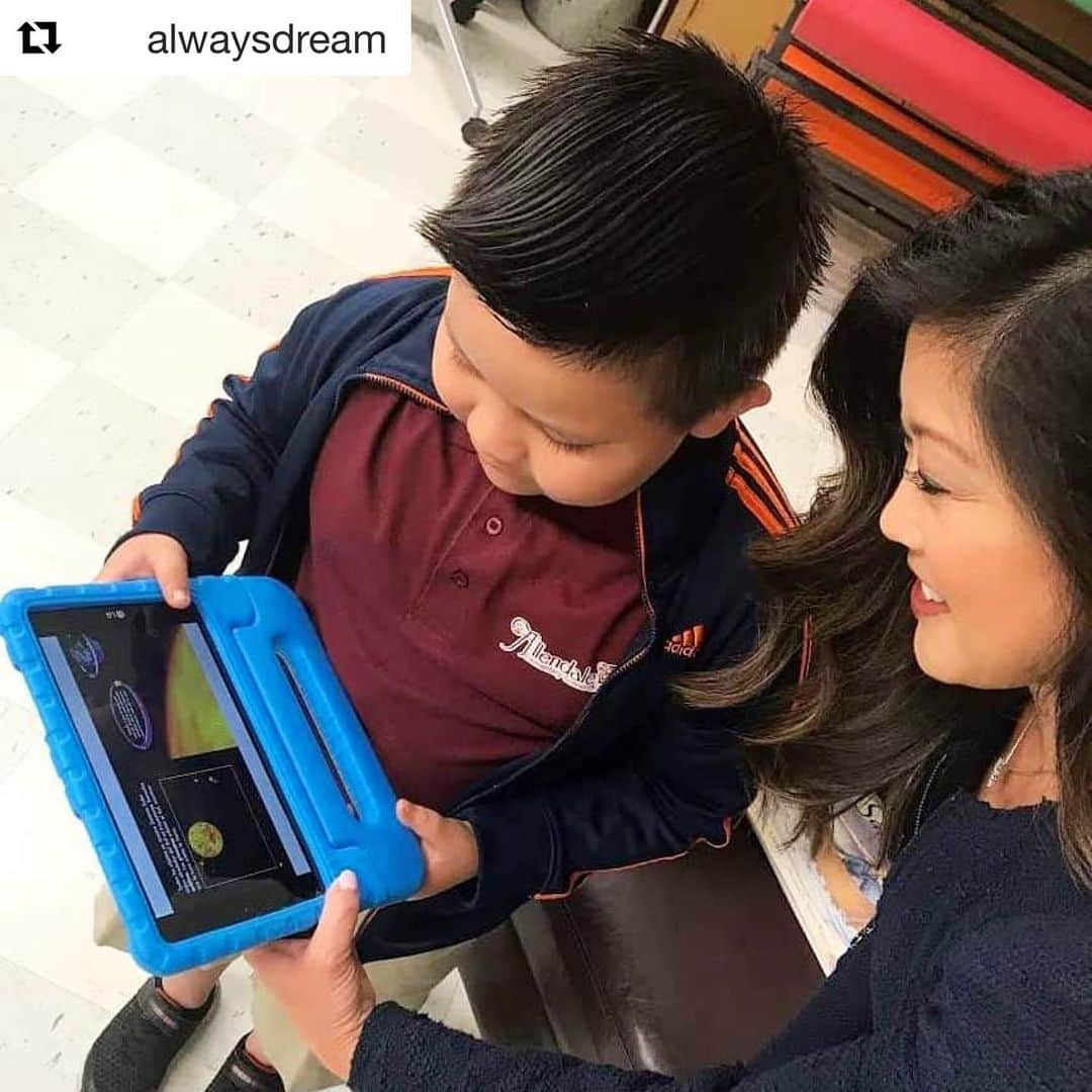 クリスティー・ヤマグチさんのインスタグラム写真 - (クリスティー・ヤマグチInstagram)「#Repost @alwaysdream ・・・ "Meet my 5-year-old friend, Israel. Israel never had much interest in reading. But through his participation in our new Always Reading Literacy Program, he discovered books about outer space! He read them 'over and over and over' and now he wants to be an astronaut. The pure elation and gratitude that Israel's father expressed was so touching. Seeing this example of how books create dreams and open young minds to possibilities reaffirmed all the work that we do, and that donors like you make possible. Thanks to Always Dream Foundation supporters like YOU, Israel can shoot for the moon!" - @kristiyamaguchi  We are thrilled to announce that with your support, ADF can now launch the redesigned program this coming fall with five schools: Allendale Elementary (Oakland, CA), International Community School (Oakland, CA), Blanche Pope Elementary (Waimanalo, HI), Malama Honua Charter School (Waimanalo, HI), and Starlight Park Elementary (Phoenix, AZ)! Stay tuned for more info and become a Monthly Donor today: alwaysdream.org/give/」6月26日 15時50分 - kristiyamaguchi