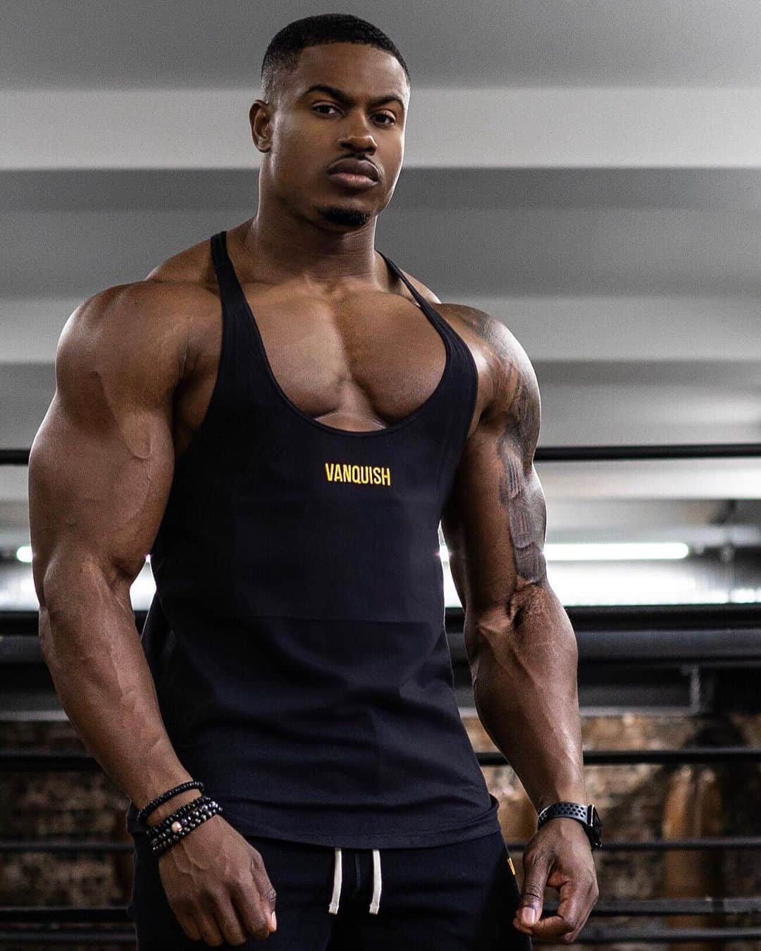 Simeon Pandaさんのインスタグラム写真 - (Simeon PandaInstagram)「Ever ready 💪🏾 @vqfit Warm Up V2 Stringer. Check all the new products at vqfit.com/Simeon Click the link in @vqfit bio」6月26日 15時59分 - simeonpanda