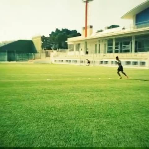 ファビオ・ボリーニのインスタグラム：「Warming up! 😂😂 week 2 of double sessions! 🔥 💣」