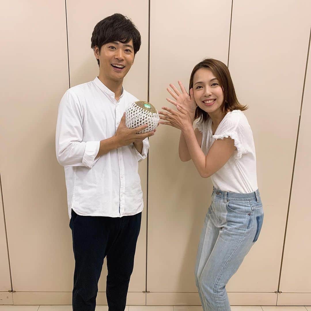 若林翔子のインスタグラム：「* * ピチピチだと思ってたまっちゃんが 29歳になりました🎉 いい感じに大人への階段をのぼっております❤️ ますますいい男になってね😉 * * #ミヤテレ #ちょっとブレイクタイム #MC #まっちゃん #松原アナ #若林翔子 #誕生日 #ハッピーバースデー #29 #ストーリーに動画載せてみた #まっちゃんファンの皆さん必見です」