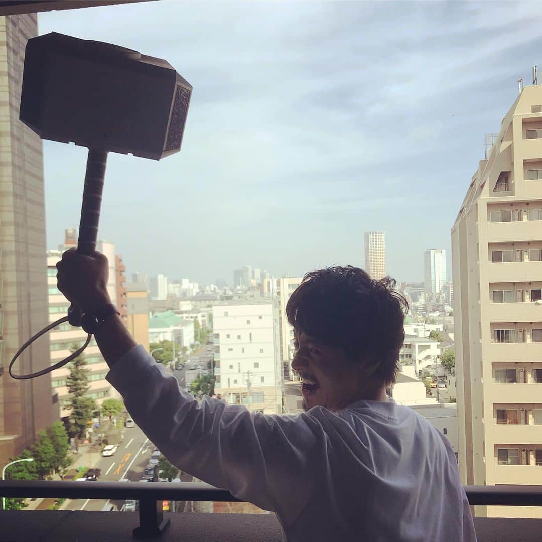 のインスタグラム：「I got it!! #MJOLNIR #THOR #MARVEL」