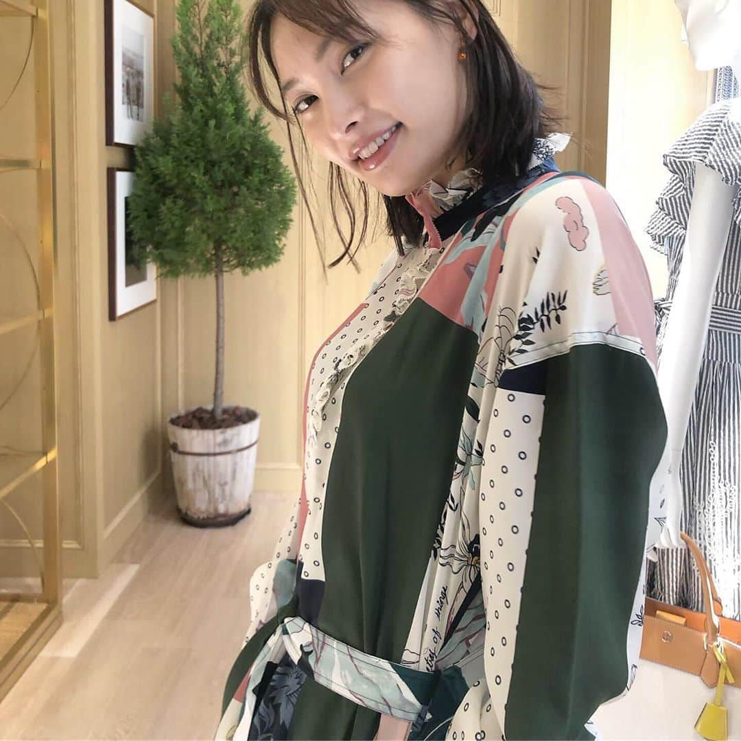 大政絢さんのインスタグラム写真 - (大政絢Instagram)「先日 @toryburch  にてお買い物✨可愛いコレクションがたくさんあり、、、悩む悩む、、、私はどの子をお持ち帰りしたでしょうか？🤭 #トリーバーチ#toryburch」6月26日 16時24分 - aya_omasa_official