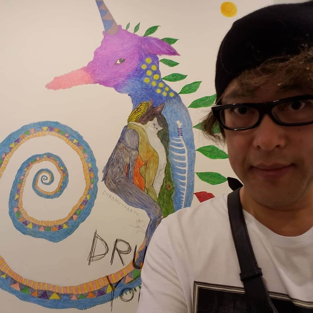 勝田一樹さんのインスタグラム写真 - (勝田一樹Instagram)「satokoの個展に行ってきてよ❗ スゲー‼️satokoスゲー‼️ ほぼ全部ソールドアウト‼️ 才能スゲー‼️ 30日までやってるよ‼️ 皆おいでー‼️🎵 #satoko #satoko個展  #サトコドラム #勝田一樹  #kazukikatsuta  #ディメンション #dimensionjazz #サイト青山」6月26日 16時56分 - kazukikatsuta