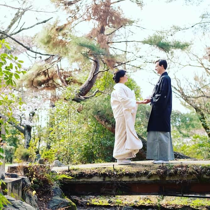 晴レの日｜HARENOHIのインスタグラム：「京都八坂神社での結婚式！ 円山公園でのスナップ撮影！ 国際結婚の新郎新婦様❤ #晴レの日  #harenohi  #八坂神社 #京都 #結婚式 #国際結婚 #love #happy #instagood  #円山公園 最幸の晴レの日になりました！」