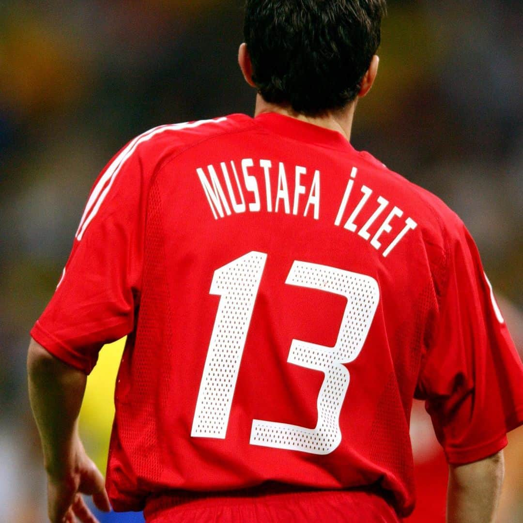 レスター・シティFCさんのインスタグラム写真 - (レスター・シティFCInstagram)「#OnThisDay in 2002, #lcfc legend Muzzy Izzet played in the World Cup Semi-Final 🇹🇷」6月26日 17時06分 - lcfc