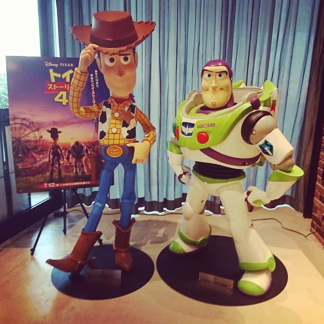 松本康太さんのインスタグラム写真 - (松本康太Instagram)「『トイ・ストーリー4』7月12日公開♪新しいキャラクターもたくさん登場するし、泣いて笑えるのです(^-^)♪シリーズ史上１番好きな映画になりました♪  #トイストーリー #トイストーリー4 #Disney #pixar #toystory4 #ウォルトディズニーワールド #映画 #レギュラー松本 #あるある探検隊」6月26日 17時37分 - aruarutankentai.matsumoto