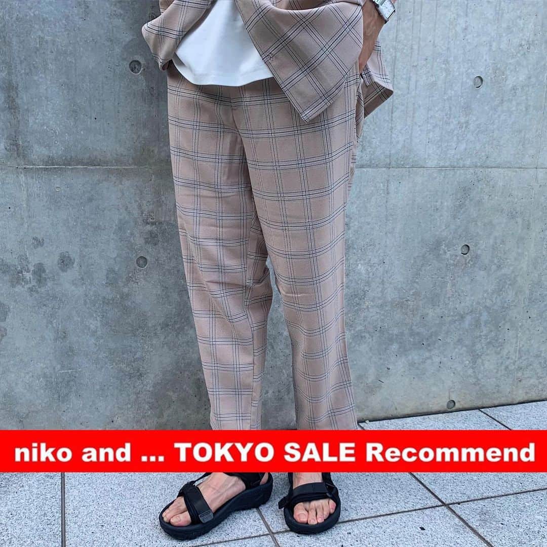 ニコアンドさんのインスタグラム写真 - (ニコアンドInstagram)「【niko and ... TOKYO SALE Recommend】﻿﻿ ﻿﻿ ﻿niko and ... TOKYOがご紹介する、サマーセール対象商品のスタイリングです！  人気アイテムや夏の新作も、﻿ お求めやすい価格となっております！﻿ ﻿ ぜひこの機会にお越しくださいませ！﻿ ﻿﻿ niko and ... TOKYO summer sale now on !﻿ ﻿ ﻿ ・Tops ¥4,900 +TAX →30%OFF ・Inner ¥3,600 +TAX →20%OFF ﻿・Pants ¥5,900 +TAX →30%OFF ・Bag ¥2,600 +TAX ・Shoes ¥3,900 +TAX →20%OFF  TOP(@nikoandtokyo ) ﻿﻿﻿﻿ ﻿﻿﻿﻿ #nikoand #nikoandtokyo #harajuku #jingumae #tokyo #東京 #japan #日本 #渋谷 #原宿 #表参道 #shibuya #明治神宮前#omotesando #tokyotrip #東京観光 #ニコアンド #ニコアンドトーキョー #菅田将暉 #小松菜奈 #サマーセール #summersale」6月26日 17時52分 - nikoandtokyo