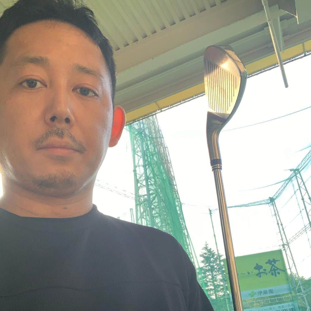 入江悠さんのインスタグラム写真 - (入江悠Instagram)「なんか新しいことはじめようと思ってゴルフはじめました。  初心者楽しい🏌️‍♂️」6月26日 17時47分 - u_irie