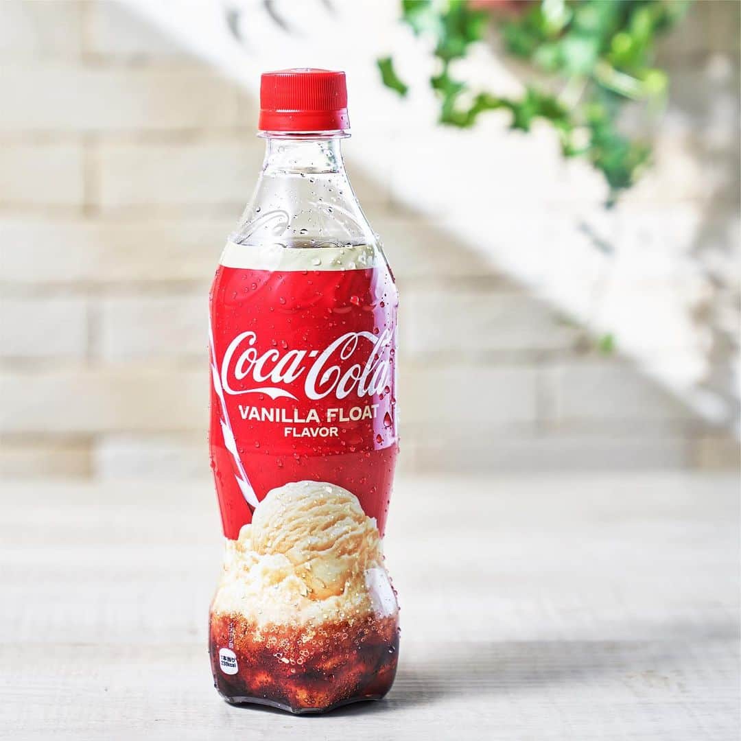 コカ･コーラさんのインスタグラム写真 - (コカ･コーラInstagram)「🍨コカ･コーラ バニラフロートフレーバー🍨が新登場！！ ・ バニラアイスを浮かべたコークのような味わいが楽しめちゃう♪ ・ ・ 気になったら、ハートボタン♡を押してね😍 ・ ・ ・ #コカ・コーラバニラ #新発売 #新登場 #新商品 #コカコーラ #コカ・コーラ #バニラ #おいしい #美味しい #スイーツ #爽やか #爽快 #サマーボトル #サマー #夏 #ハッピー #コーラ好き #コーラ大好き #コーラ好きな人と繋がりたい #コーラで乾杯 #cocacola #coke #cocacolalife #shareacoke #コカコーラ部 #コーラ #コーク」6月26日 17時47分 - cocacola_japan