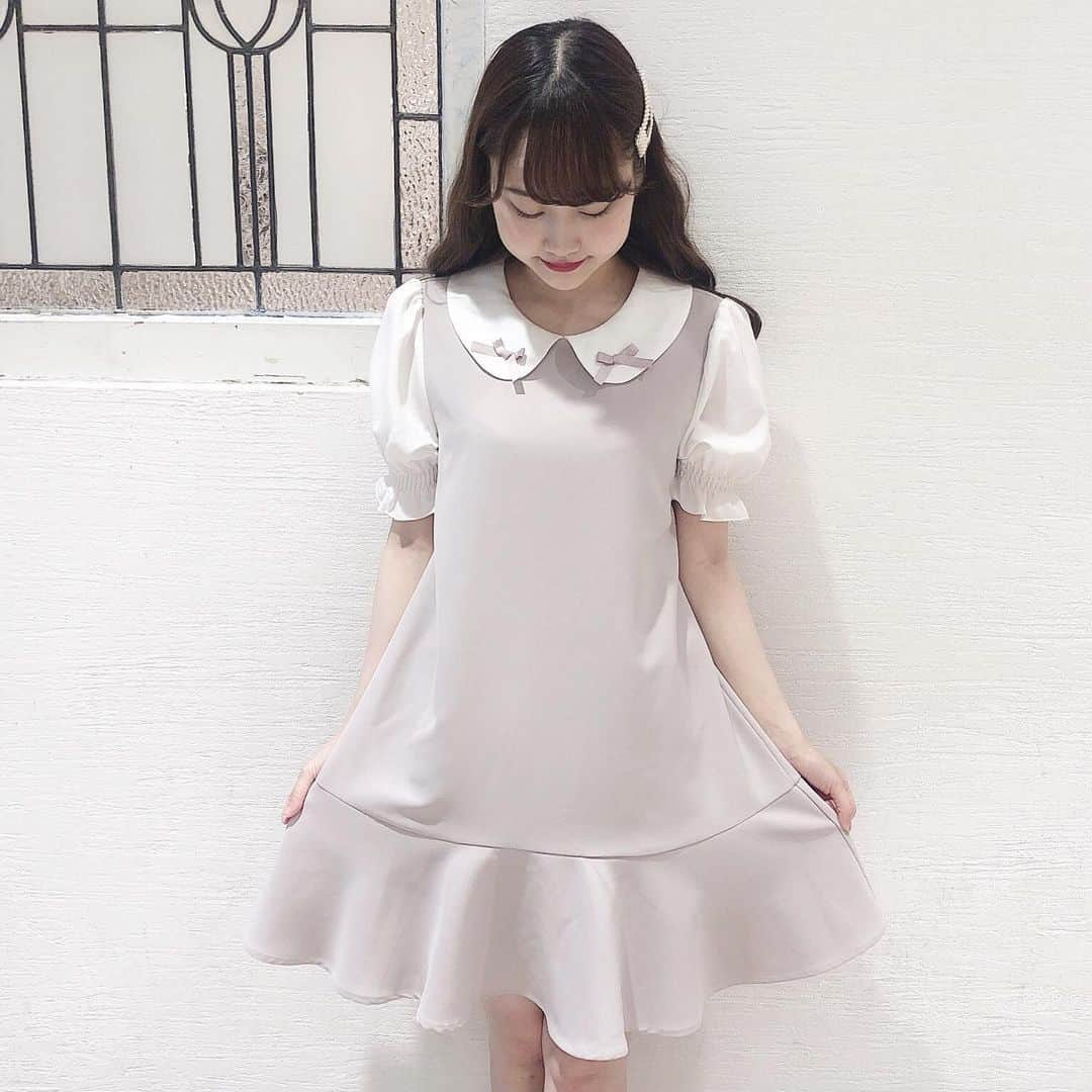 evelyn.coordinateさんのインスタグラム写真 - (evelyn.coordinateInstagram)「・ ・ 丸襟のリボンがポイント🎀 双子コーデにもピッタリ♡♡ 動くたびに裾がゆらゆら可愛いですよ💘 ・ staff 152cm ・ ¥7,900+tax ・ ・ ‭ #エブリン#春服#ヘアアレンジ#ヘアスタイル#髪型アレンジ #evelyn#springfashion#instagram#fashion#followme」6月26日 17時52分 - evelyn.coordinate