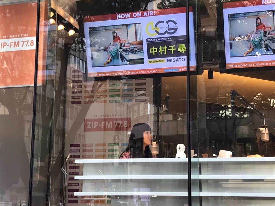 中村千尋さんのインスタグラム写真 - (中村千尋Instagram)「#名古屋 #キャンペーン  #zipfm さん #cbcラジオ さん #アットfm  さん #東海ラジオ さん  楽しくおしゃべりしまくってきました！！ ちょっと失言の神さまも出てきたけど笑  ありがとうございました☺️👙🤘 #中村千尋」6月26日 17時56分 - nanakanakamurachihiro