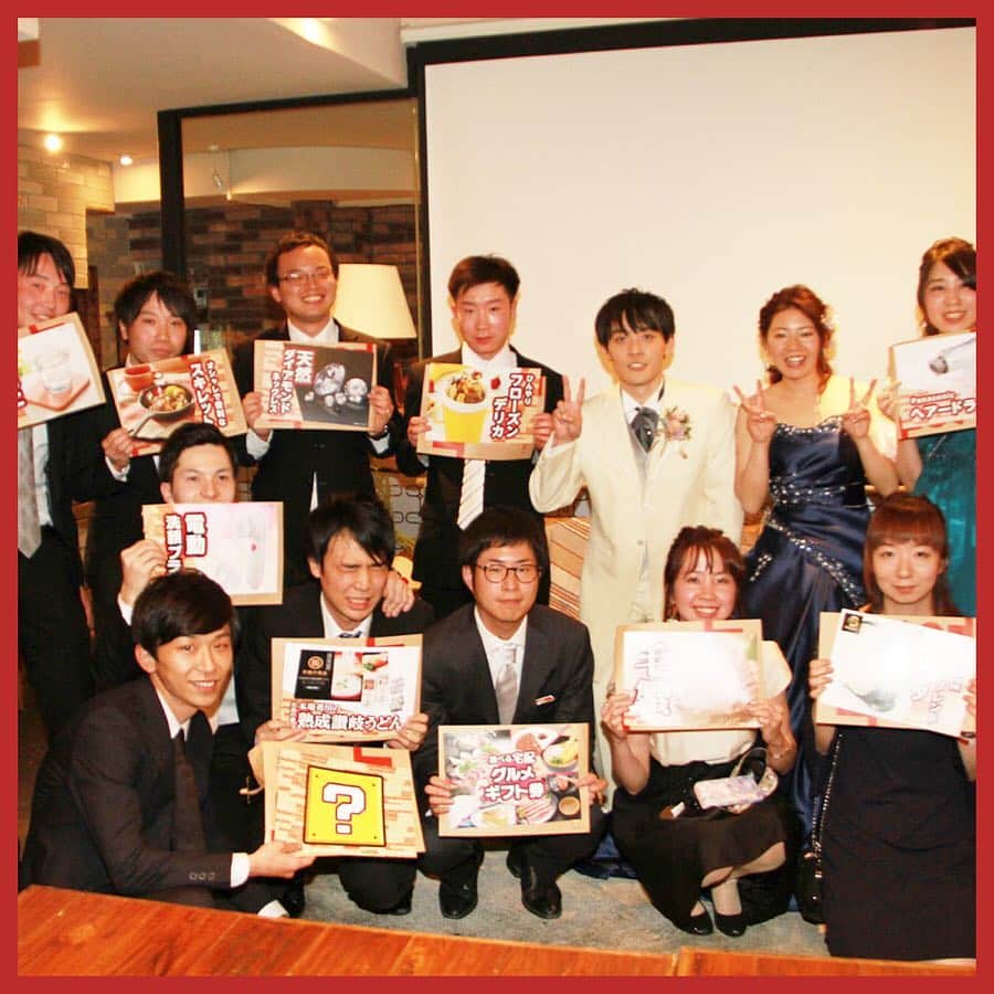 2次会くん/オフィシャルアカウントさんのインスタグラム写真 - (2次会くん/オフィシャルアカウントInstagram)「.﻿ 関東エリアで挙式および2次会をご予定のみなさまへ﻿ 2次会くんがプロデュースする2次会のご紹介です♪﻿ ﻿ 【エリア】埼玉県・さいたま市﻿ 【会場】TSUKADA　FARM　~大宮南銀座店~﻿ 【イベント】ミッションアタックビンゴ﻿ ﻿ その他、ビックボトルクラッカー、ケーキイベントも♡﻿ ﻿ ネイビーのドレスでエレガントな花嫁様✨﻿ ソファーの高砂はドレスもよく見えて﻿ ゲスト様との距離も近くなります♡﻿ ﻿ どんなご要望もお任せください！﻿ 2次会くんは業界初の二次会専門プランナーが揃う﻿ プロフェッショナル集団です☆﻿ ﻿ 2次会でお悩みの方は是非ご相談ください♪﻿ ﻿ -------------------------------------------------------﻿ #2次会くん#2次会くんレポ#2次会#二次会#二次会くん#二次会迷子﻿ #二次会会場#二次会会場探し#二次会会場下見#二次会会場見学﻿ #二次会会場選び#二次会幹事#二次会幹事代行#二次会ゲーム﻿ #二次会アイデア#結婚式2次会#結婚式二次会#結婚式準備#結婚式準備中﻿ #結婚式準備記録#プレ花嫁#プレ花嫁準備#日本中のプレ花嫁さんと繋がりたい#卒花嫁#卒花嫁レポ﻿ #関東プレ花嫁#埼玉プレ花嫁#高砂ソファー#ネイビードレス#オフショルダードレス」6月26日 18時03分 - 2jikaikun_official