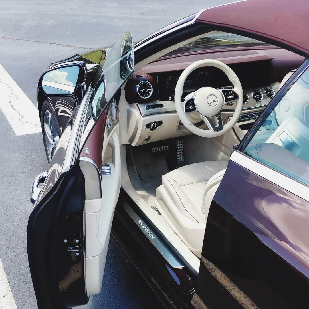 メルセデス・ベンツさんのインスタグラム写真 - (メルセデス・ベンツInstagram)「Now that's an invitation! 🌟 Photo by @benzblogger. . #MercedesBenz #⭐ #EClass #Designo #ECabriolet #mbfanphoto #heyMercedes #automotivedesign #sunshines #mbcar」6月26日 18時30分 - mercedesbenz