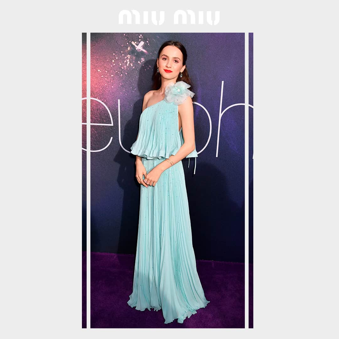 Miu Miuさんのインスタグラム写真 - (Miu MiuInstagram)「#MaudeApatow wore a #MiuMiu chiffon plissè gown embellished with crystals embroidery all over and flower detail while attending HBO's Euphoria première in Los Angeles.  #MiuMiuCelebrities」6月26日 18時30分 - miumiu