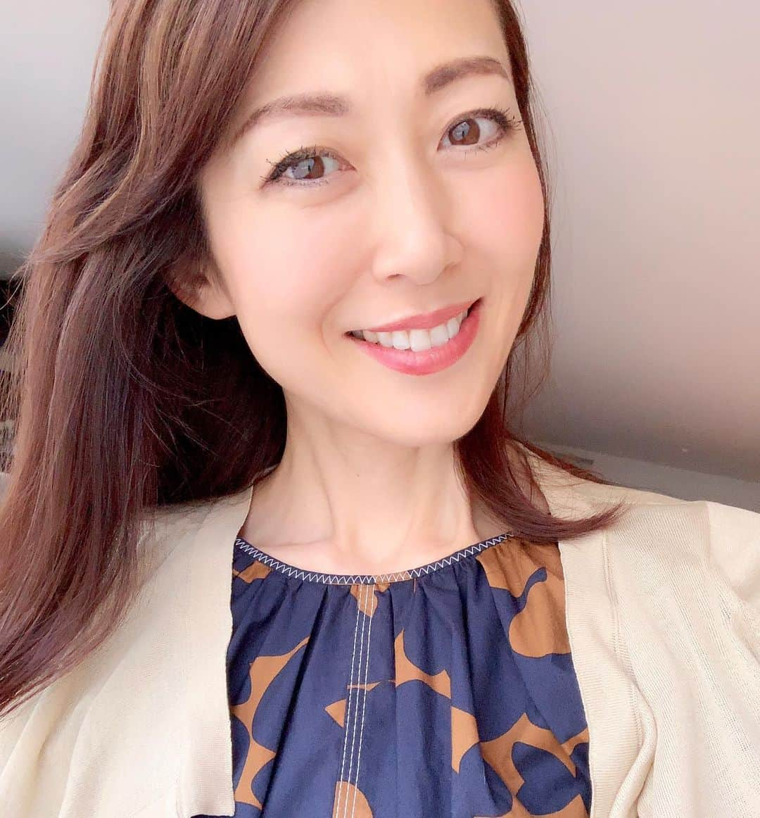 草間淑江さんのインスタグラム写真 - (草間淑江Instagram)「今日は、お仕事からの 婦人科定期検診でした。  １年に1回は内診してもらわないとなと思っています。  検査結果は、問題なしとのこと。  ホッとしました☺️ 気になる本日の体重はブログに😙  #草間淑江#お仕事#からの#婦人科定期検診#問題なし#よかったー」6月26日 18時33分 - yoshie_kusama