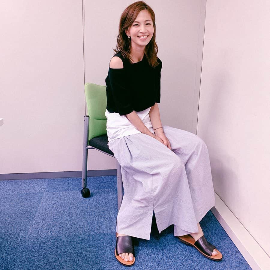 安田美沙子さんのインスタグラム写真 - (安田美沙子Instagram)「今日の私服✨ ゆったり×ゆったりスタイルで💕 衝動買いしたサンダルがめっちゃ使える❤️ tops... @elendeek  skirt... @florent___official  shoes... #sandiegooriginal  #wear #みさこファッション  #ootd #私服」6月26日 18時36分 - yasuda_misako