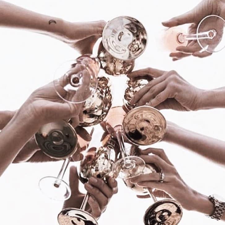 Your Teaさんのインスタグラム写真 - (Your TeaInstagram)「Life has got to be lived. This includes the celebratory occasions - and the times 1 drink turns into 5 etc etc. Chinese medicine is realistic about life - it doesn’t ever intend to deprive, instead it helps you to remain balanced in times where we are thrown out of balance. Our Hangover Tea for example is a blend that works on addressing digestive restoration over time - so that damage by alcohol can be managed. Meaning, you can do life but not do yourself over. Click to shop Hangover Herbs - $29.95, 40 teabags of Chinese Herbs for when kebabs just don’t hit the spot. #yourtea #kebab #blowout」6月26日 19時03分 - yourtea
