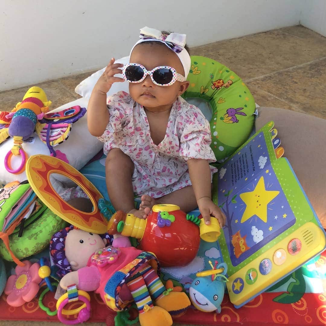 アリーシャ・ディクソンさんのインスタグラム写真 - (アリーシャ・ディクソンInstagram)「Going through baby pictures & found this little gem 💫 coolest baby! #juicyoasis」6月26日 18時58分 - aleshaofficial