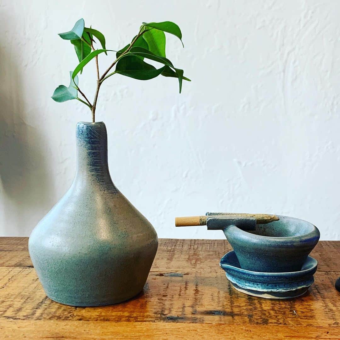 セス・ローゲンさんのインスタグラム写真 - (セス・ローゲンInstagram)「Another little double ashtray vase set I made.」6月27日 5時51分 - sethrogen