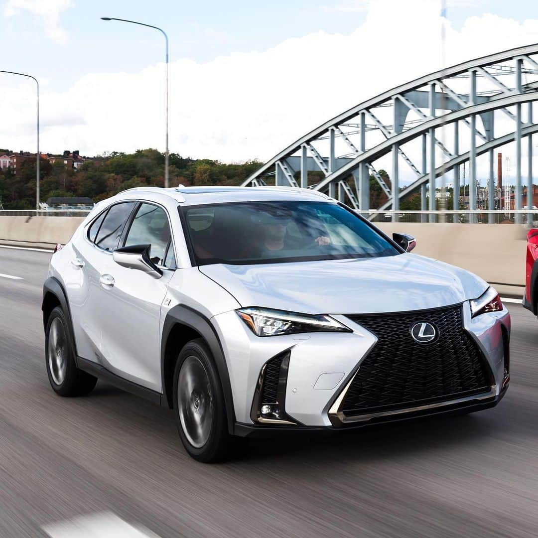 Lexus USAさんのインスタグラム写真 - (Lexus USAInstagram)「Bridging you and your next discovery. #LexusUX」6月27日 4時36分 - lexususa