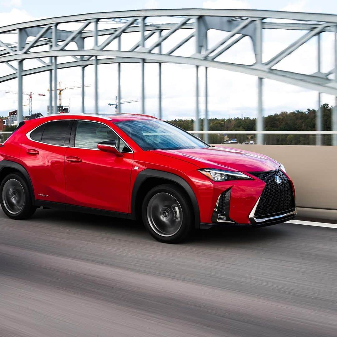 Lexus USAさんのインスタグラム写真 - (Lexus USAInstagram)「Bridging you and your next discovery. #LexusUX」6月27日 4時36分 - lexususa