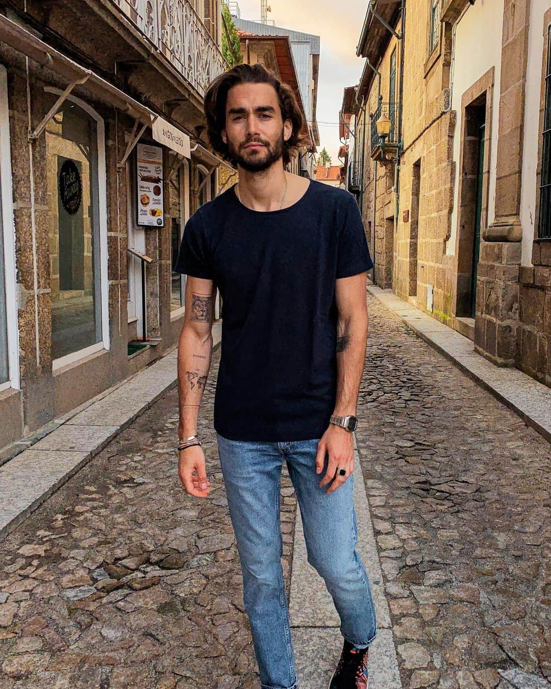 NICOLAS SIMOESのインスタグラム：「Boa Tarde Porto 🇵🇹」