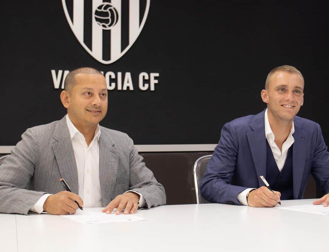 ヤスパー・シレッセンさんのインスタグラム写真 - (ヤスパー・シレッセンInstagram)「I am really happy to have signed Valencia CF!!🦇 Estoy realmente contento por haber firmado por el Valencia CF!!🦇」6月27日 4時50分 - jaspercillessen