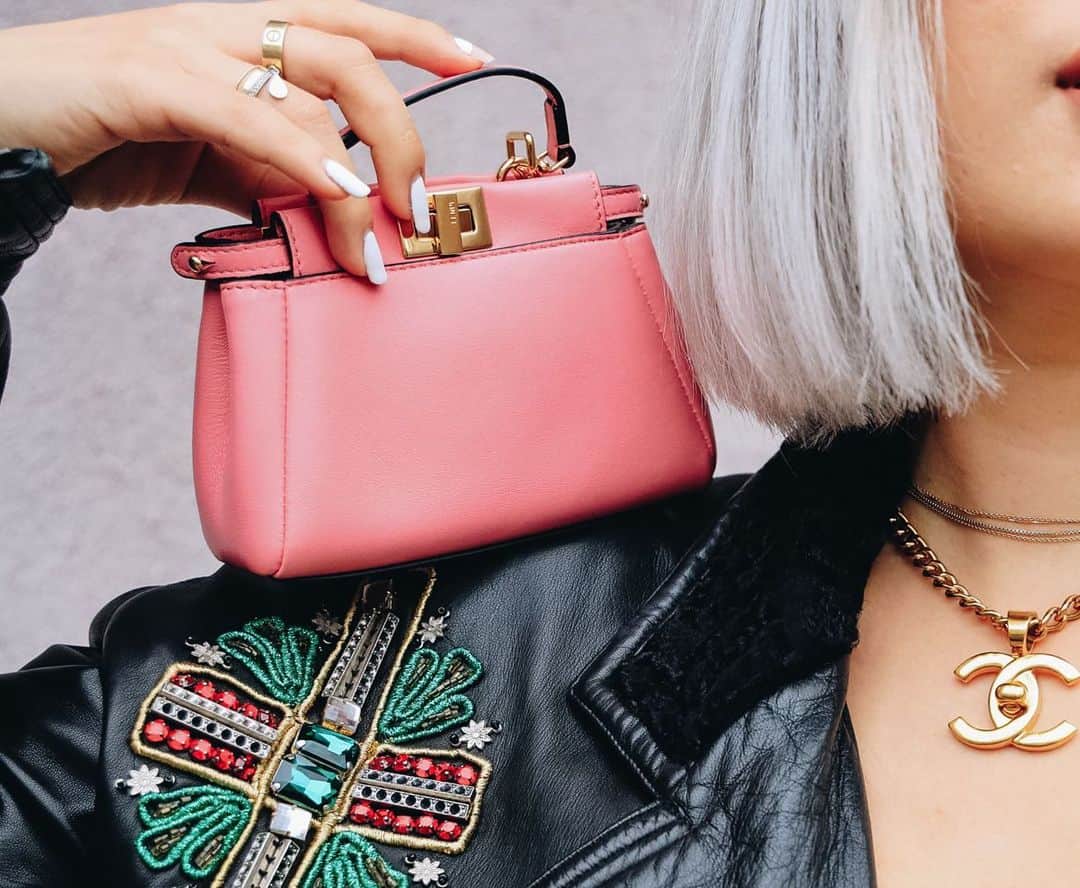 のインスタグラム：「Chic things come in small packages. Feeling pretty in pink with our Fendi Leather Peekaboo Micro 💕 #WearWGACA Photo: @katpage」