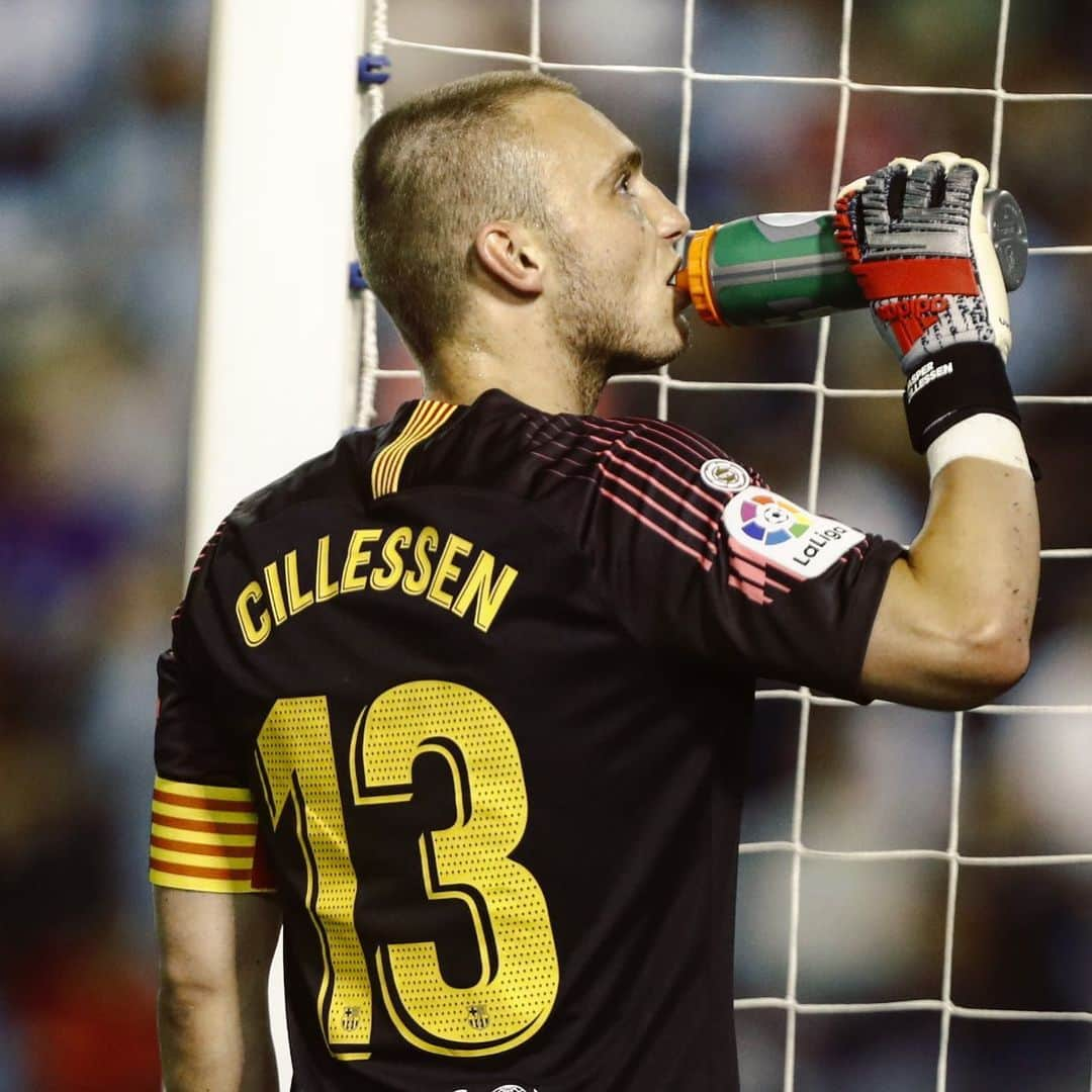 LFPさんのインスタグラム写真 - (LFPInstagram)「@valenciacf announce @jaspercillessen! 🦇 • #Cillessen #Valencia #Signing #LaLiga #LaLigaSantander」6月27日 5時46分 - laliga