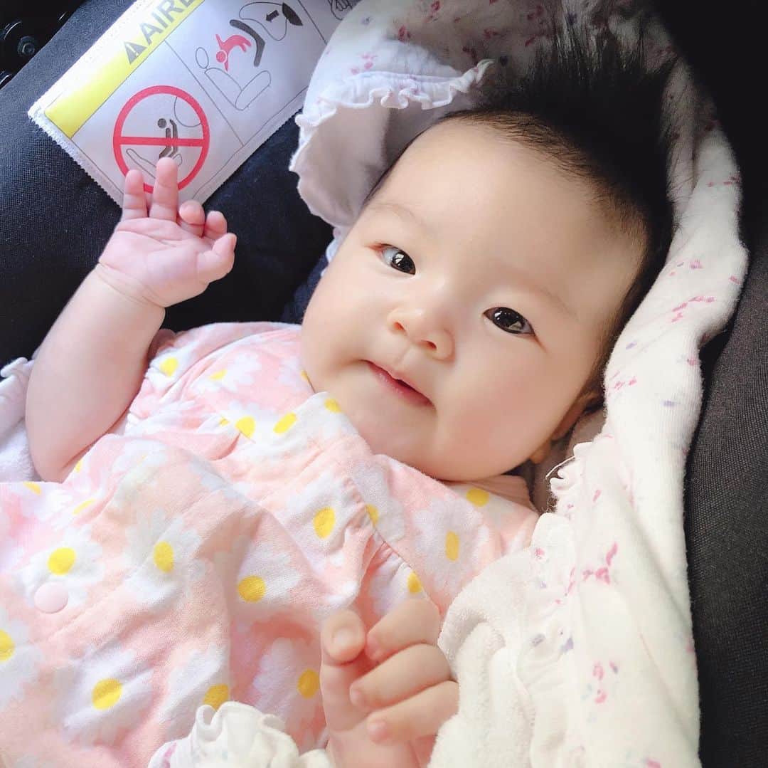 庄司ゆうこさんのインスタグラム写真 - (庄司ゆうこInstagram)「今日は悠里ちゃんにママ会誘ってもらったよ(^^) サプライズで熊田曜子さんのお誕生日お祝いも✨🎂 熊田曜子さんは娘さん3人いて子育てと仕事をバリバリ両立していて、ホント尊敬‼️✨ 先輩ママにオススメの授乳ケープやベビーに優しいお店など色々教えてもらいました💕 そしてベビー同士誕生日が一緒の美馬怜子ちゃんともいっぱいお話し出来て楽しかった🤗✨ #六本木#グランドハイアット#チャイナルーム#中華#個室ランチ#憧れの#熊田曜子#さんに会えた#サプライズバースデー#お誕生日おめでとうございます#悠里ちゃん#いつもありがとう#子連れランチ#先輩ママ#新米ママ#女の子ママ#赤ちゃんのいる生活」6月26日 20時54分 - yuko.shoji