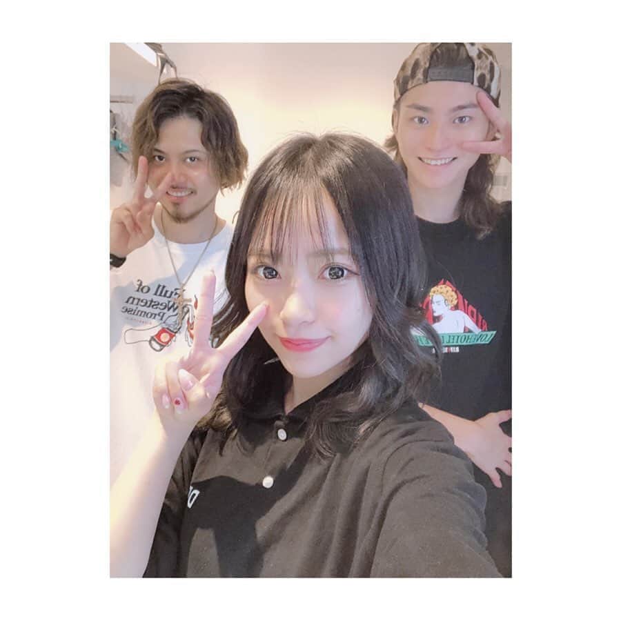 のインスタグラム：「✩‧₊˚ . . New hair color💇‍♀️🖤🖤🖤 . 明るくするとか言って安定に 結局暗くしてしまった🤣← . いつも思い通りのカラーにしてくれる👏👏👏 ありがとう🥺❤️✨ . . #머리스타그램 #tagsforlikes #instadaily #instalike #instalove #instafollow #japangirl #instagood #instapic #selfie #followme #model #smile #팔로우 #소통 #셀카 #셀카그램 #셀카놀이 #셀카타임 #셀피 #셀스타그램 #훈스타그램 #팔로미 #얼스타그램 #모델 #セルカ #自撮り女子」