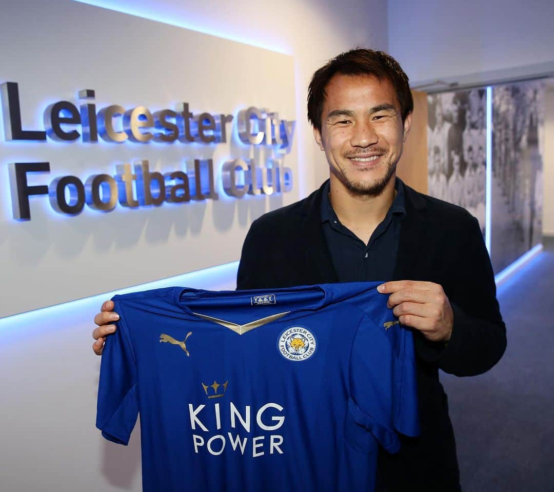 レスター・シティFCさんのインスタグラム写真 - (レスター・シティFCInstagram)「Shinji Okazaki joined the Foxes #OnThisDay in 2015! 😀 . . . #lcfc」6月26日 21時22分 - lcfc