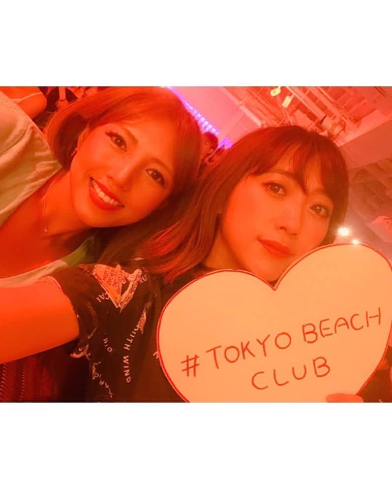 MIAKAさんのインスタグラム写真 - (MIAKAInstagram)「#海開き in赤坂⛱ #tokyobeachclub のレセプションパーティーに参加してきたよ！ 今では海に無縁な私ですがw、ビーチに早速遊びに行けたよ⛱ ・ ・ ドレスコードはマリンルック・・・ ないからシングルのジャケットで使用した衣装を借りましたw ・ ・ @miomiomio19831231 ちゃんハートの中から顔を出すのは時代を感じるショット！w ・ ・ ・ #レセプションパーティー #ビーチフォト #ビーサン #miaka」6月26日 21時17分 - miaka.jp