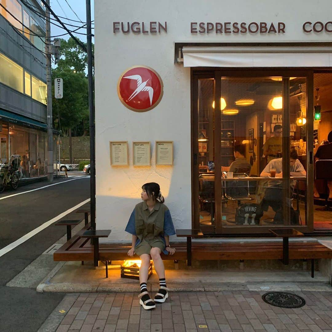 上野優華さんのインスタグラム写真 - (上野優華Instagram)「奥渋にあるカフェ☺️ パッケージ可愛いし、夜はお酒もあるみたい！ 次回はそっちかなー。  #fuglentokyo #fuglen #フグレン #カフェ #東京カフェ #cafe #instacafe #cafe巡り #cafegram #RODEOCROWNS #ロデオクラウンズ  #shoes #GU #ジーユー #アクセサリー #forever21」6月26日 21時19分 - yuukaueno0205