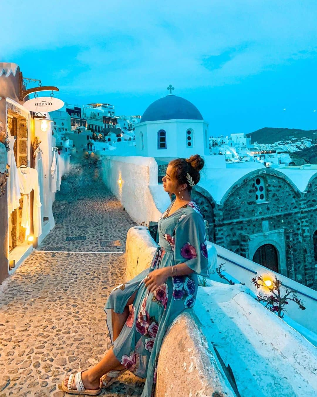 羽石杏奈さんのインスタグラム写真 - (羽石杏奈Instagram)「Still pretty after the sun set. #oia #greece . 現在は大好きなタイ♡ photo in #greece #santorini #santorinigreece #santorini🇬🇷 #oiasantorini #ギリシャ #サントリーニ島 #イア」6月26日 21時21分 - hawaiianna913