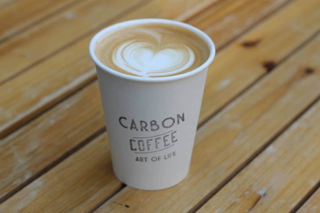 HereNowさんのインスタグラム写真 - (HereNowInstagram)「Coffee and art culture go hand-in-hand at this back alley Daimyo coffee shop, @carbon_coffee. アートやカルチャーに触れられる、大名の裏路地コーヒースタンド Recommended by @shujiro_miyano . . . #herenowcity #wonderfulplaces #beautifuldestinations #travelholic #travelawesome #traveladdict #igtravel #livefolk #instapassport #optoutside #carboncoffeeartoflife #fukuoka #instajapan #japantour #explorejapan #福岡 #福岡観光 #후쿠오카 #후쿠오카여행 #일본여행 #日本旅遊 #福岡カフェ」6月26日 21時31分 - herenowcity