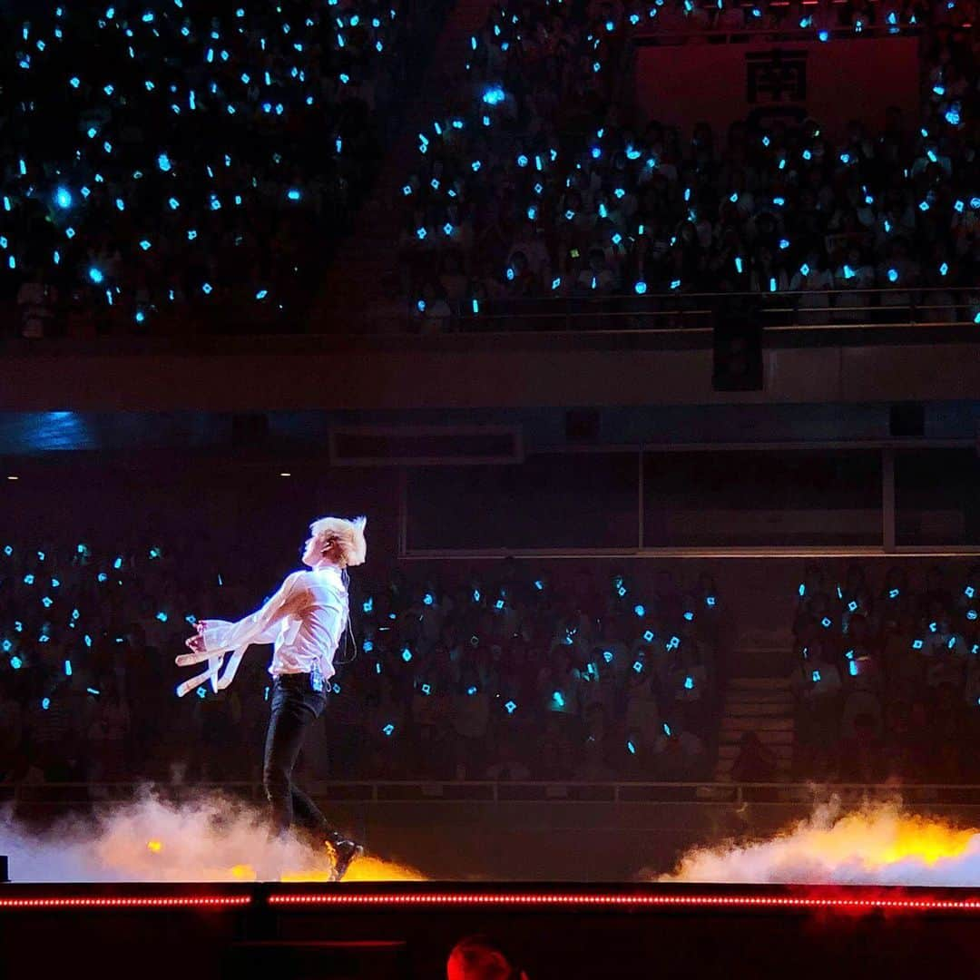 SHINeeさんのインスタグラム写真 - (SHINeeInstagram)「. ‪「TAEMIN ARENA TOUR 2019 ～X™～」‬ ‪武道館公演2日間、本当にありがとうございました！‬ ‪特別な場所で初心を思い出すと話していたテミン。いろんな場面で感慨深さを感じていたようです。 残る公演、そして追加公演も、応援よろしくお願いします！！ ‪#X_TM #TAEMIN #テミン #東京 #日本武道館‬」6月26日 21時24分 - shinee_jp_official