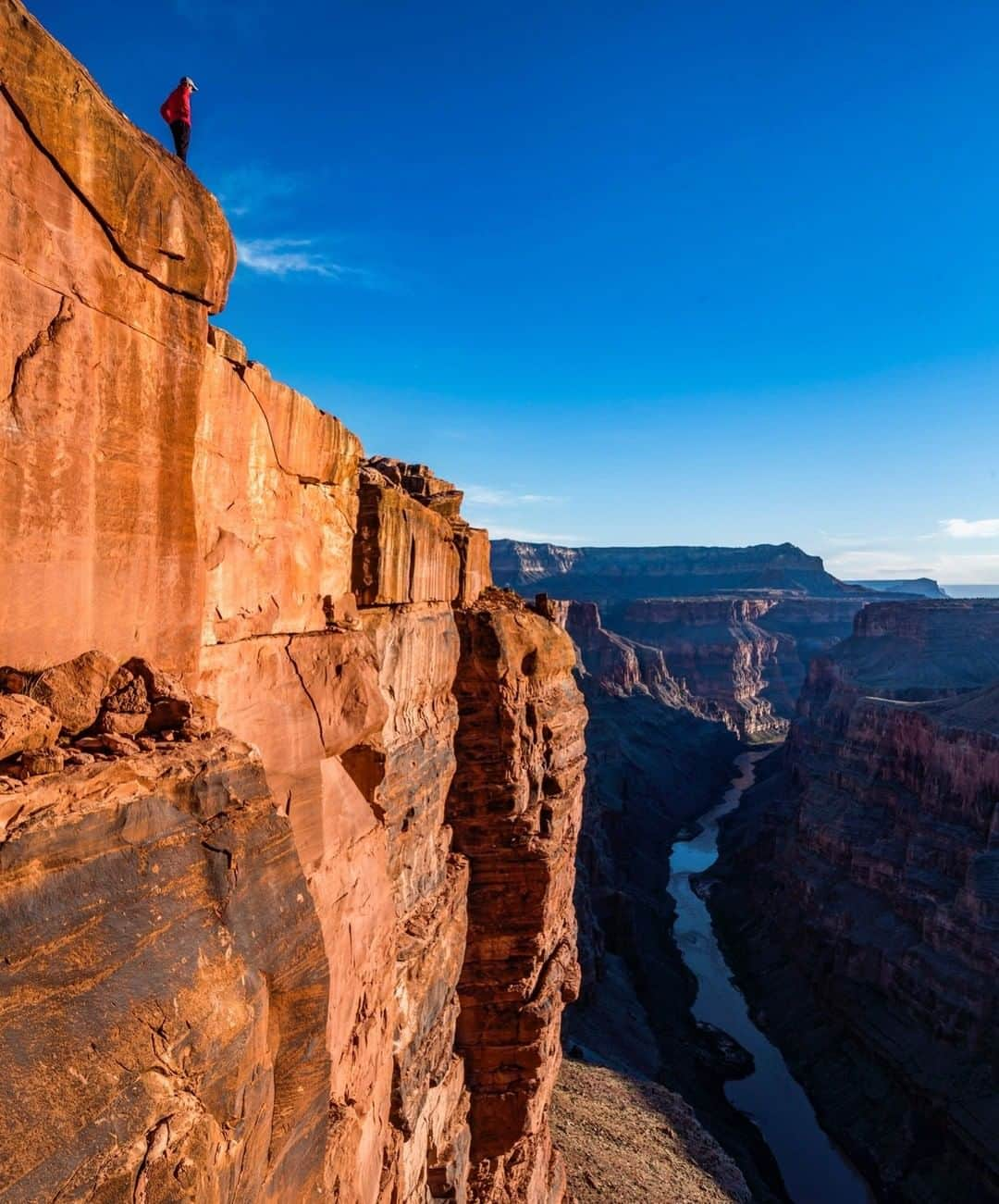 ナショナルジオグラフィックさんのインスタグラム写真 - (ナショナルジオグラフィックInstagram)「Photo by Pete McBride @pedromcbride | "Something about this place curiously inclines one's thoughts toward the scientific, and yet simultaneously toward the theological. Which may be a pretty good definition for 'magic.'" – Hampton Sides, from the prologue to my book on the Grand Canyon. To explore its magic, check out "Into the Grand Canyon," a film about our 750-mile transect on foot, on @natgeochannel, Wednesday, June 26, at 4 p.m. EST. #IntoTheCanyonMovie #humility #publiclands #nature #petemcbride」6月26日 21時37分 - natgeo