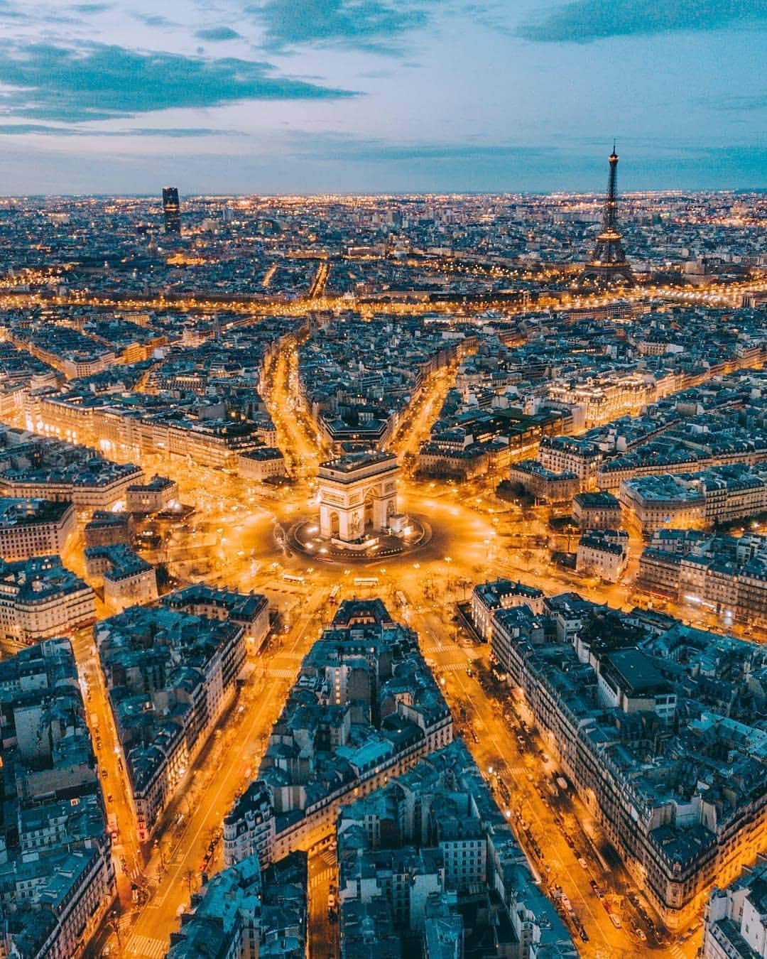BEAUTIFUL DESTINATIONSさんのインスタグラム写真 - (BEAUTIFUL DESTINATIONSInstagram)「"Paris is always a good idea." 🇫🇷(📷: @nk7 📍: #Paris, France)」6月26日 21時55分 - beautifuldestinations