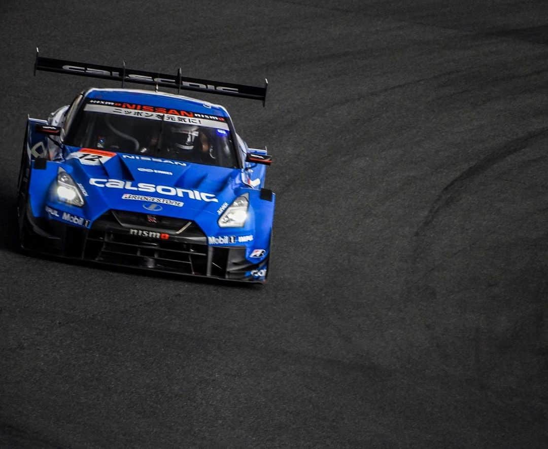 ジェームズ・ロシターのインスタグラム：「Its race week! Looking forward to a hot and sweaty weekend in Thailand 🔥 Lets go trophy hunting 🏆」
