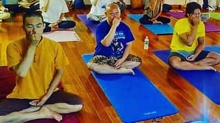 福田洋さんのインスタグラム写真 - (福田洋Instagram)「日本初の日本語によるIshaヨガセッション！🧘‍♂️ 美味しいベジ料理も頂きました。3回おかわりしました。  #YogaDay2019  #InternationalDayOfYoga  #ishafoundation  #sadhguru #upayoga」6月26日 22時02分 - trans_am_hiroshi