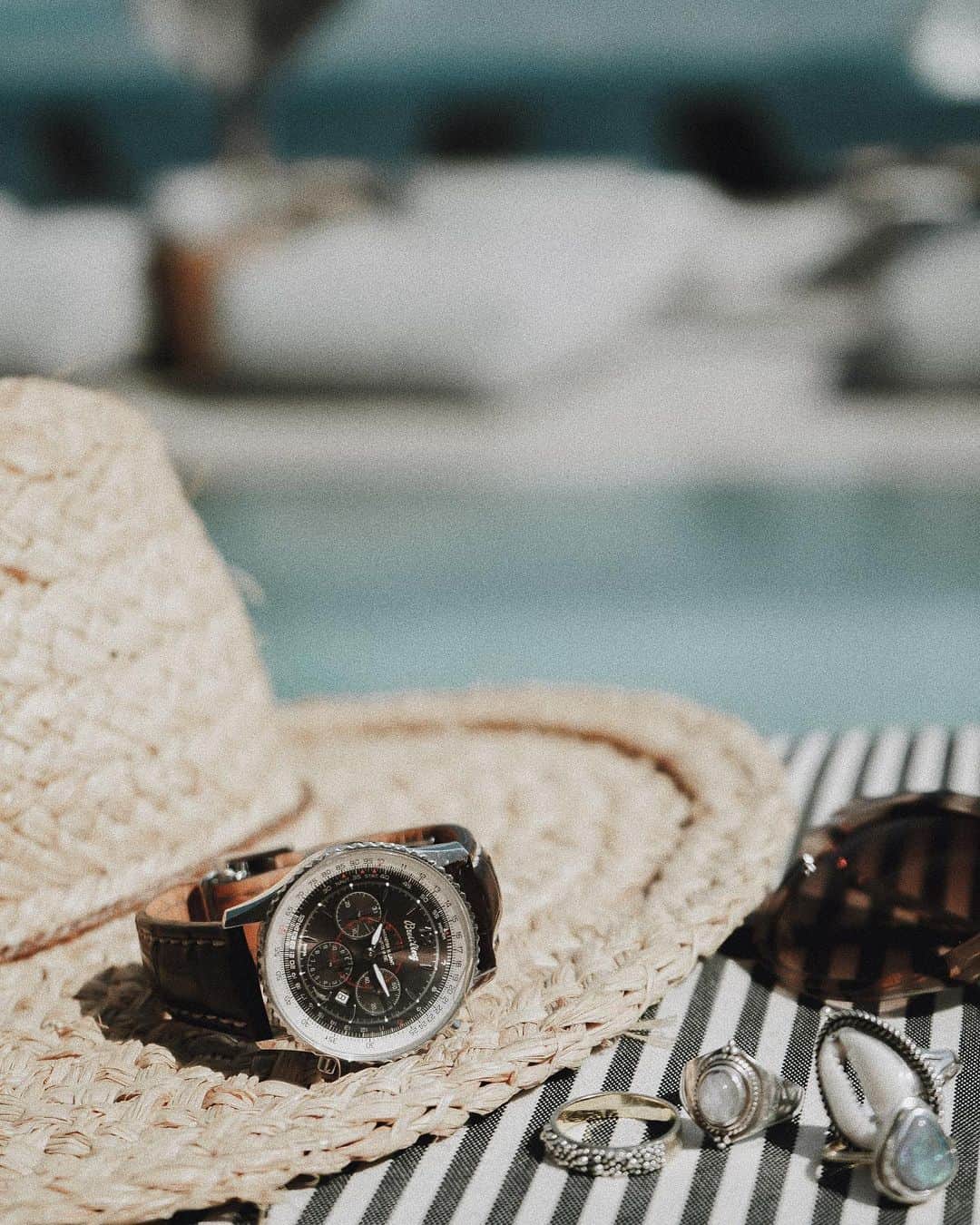 Manamiのインスタグラム：「Chill😪👒💙🌞 ㅤ 時計は旅先にも連れて行く〜🐒 @breitling_japan  @breitling」