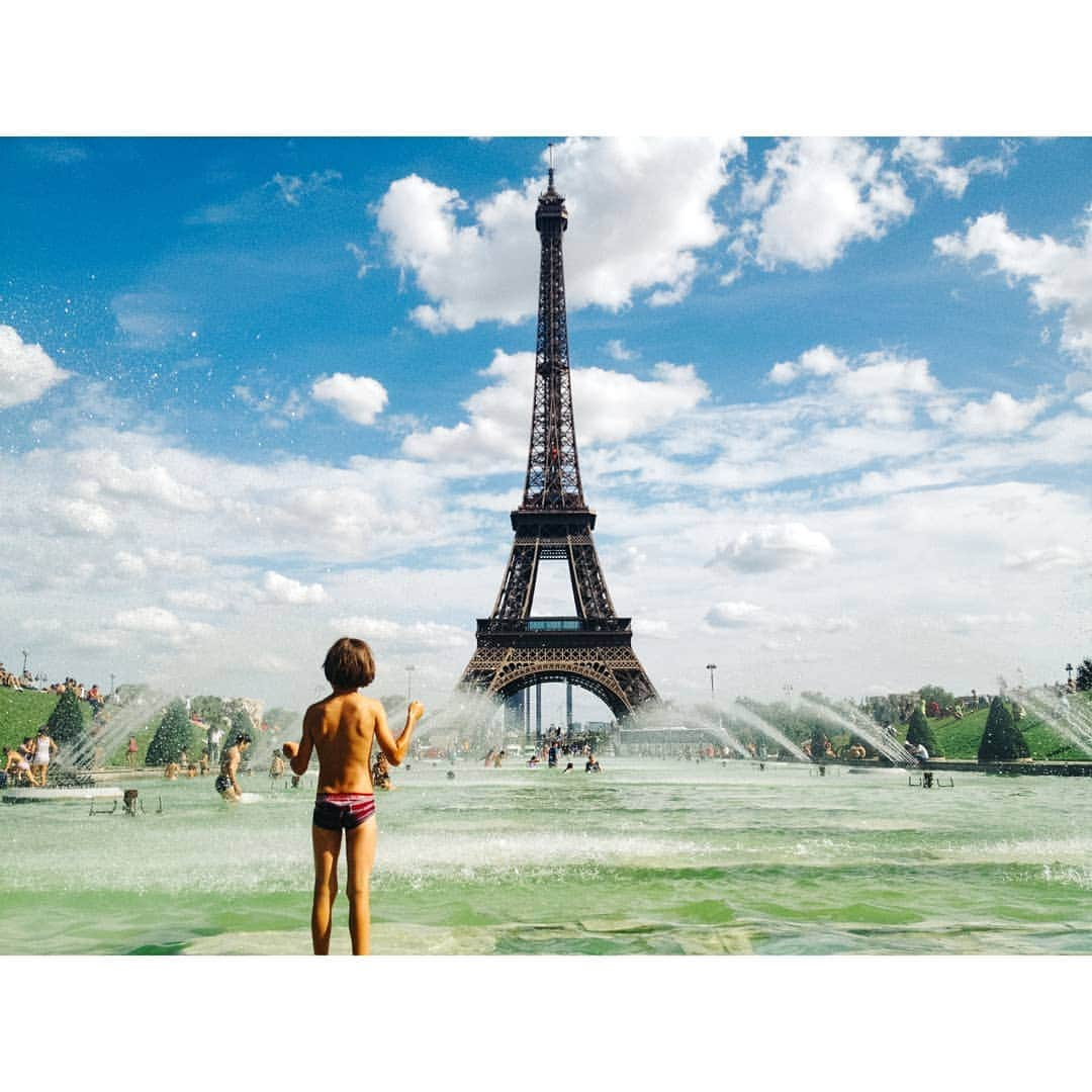 VuTheara Khamさんのインスタグラム写真 - (VuTheara KhamInstagram)「Summer Vibes, Paris 🏊🌡☀🗼」6月26日 22時22分 - vutheara