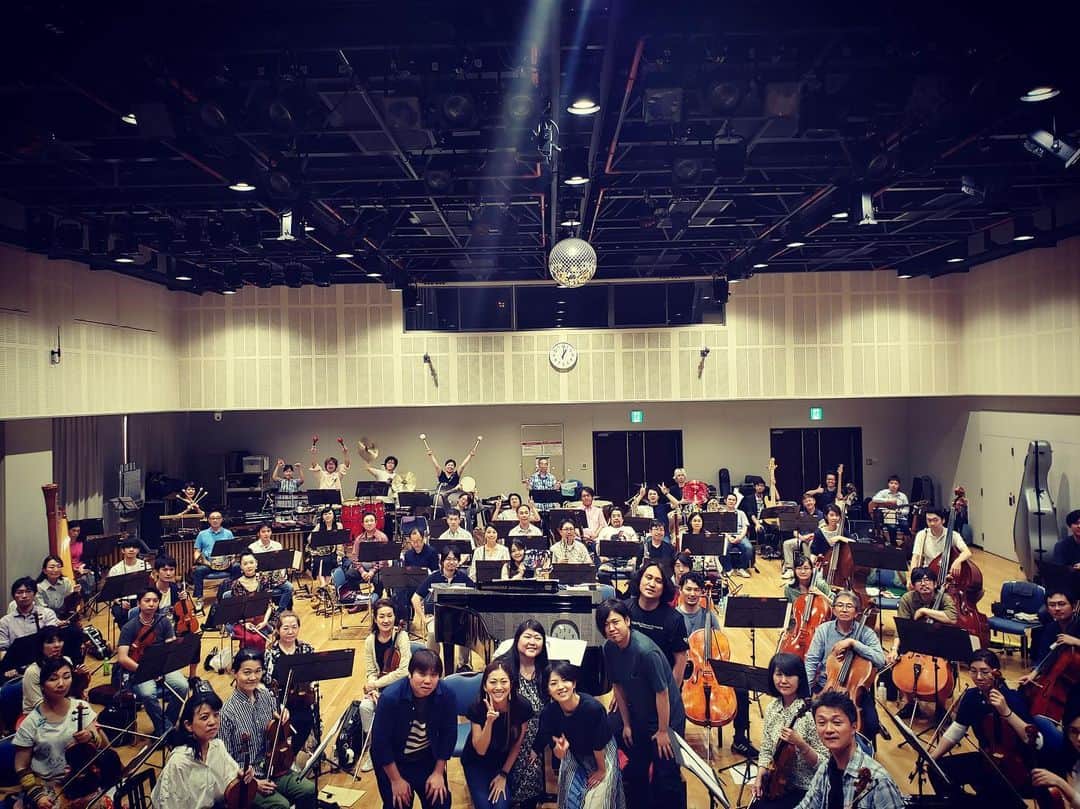 熊木杏里のインスタグラム：「Key ORCHESTRA CONCERT 2019 リハーサルでした。 明後日、２８日は  人生初のサントリーホールにて。  人生初のオーケストラで歌います。  人生初って、まだまだ あるんだよね… ドキドキ。  #Key」
