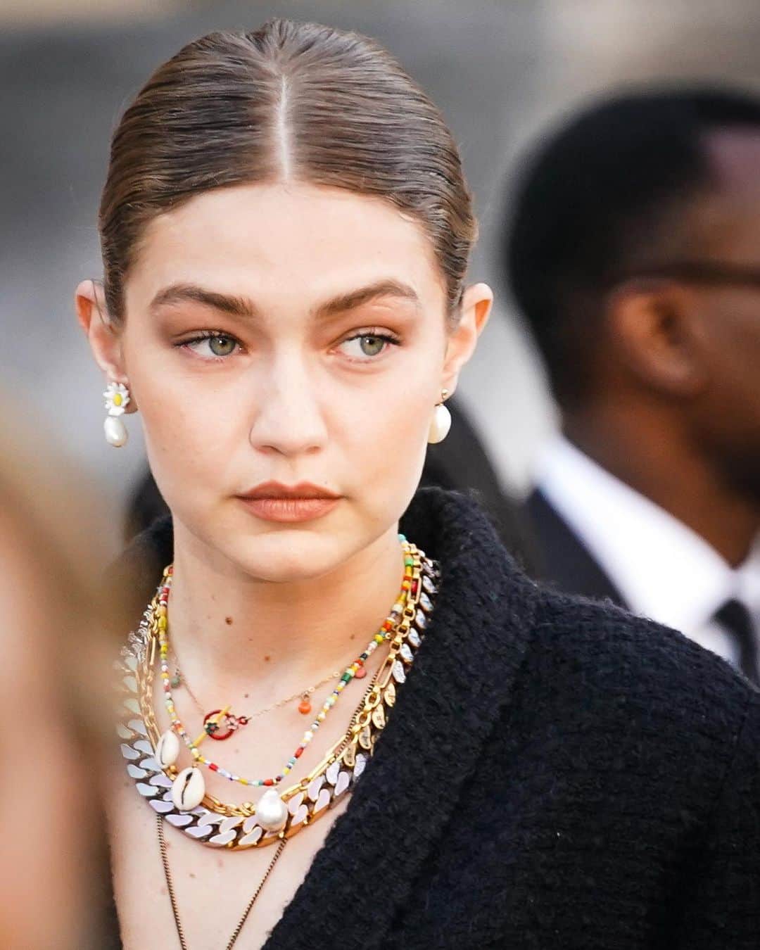Vogue Italiaさんのインスタグラム写真 - (Vogue ItaliaInstagram)「Style Tips: jewelry layering as worn by @gigihadid in Paris for the Men’s SS20 Shows. Tap the link in bio for more tips. #GigiHadid」6月26日 22時37分 - vogueitalia