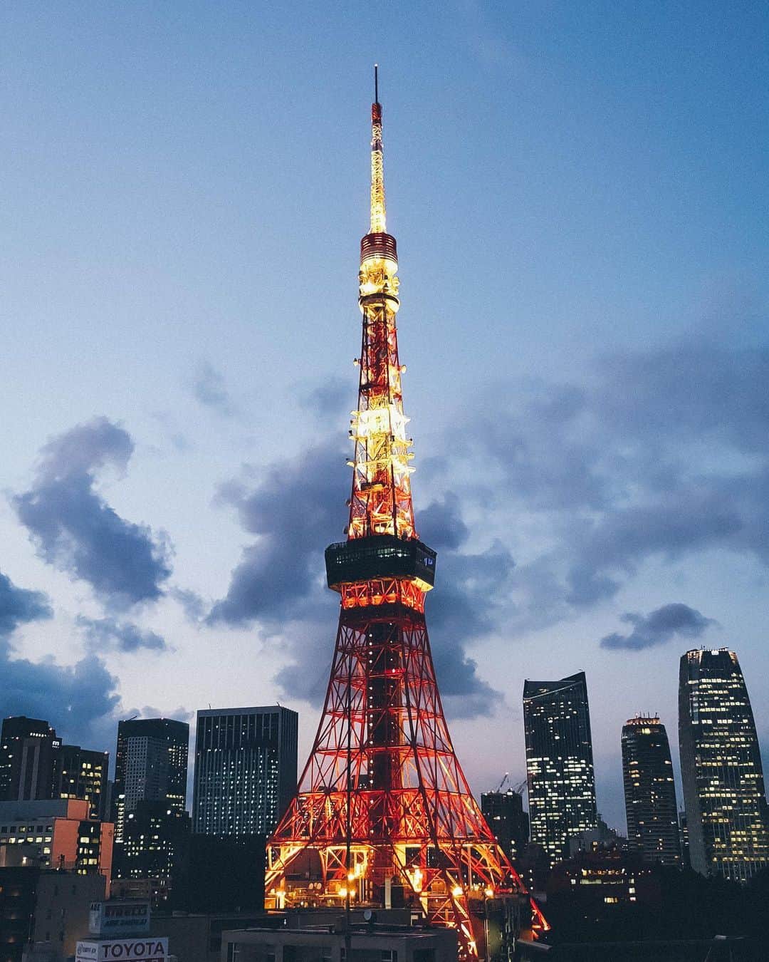 Yuma Yamashitaさんのインスタグラム写真 - (Yuma YamashitaInstagram)「Exploring in Tokyo with great team #SeeBeyondWithOPPO @opposeebeyond @oppojapan」6月26日 22時43分 - yuma1983