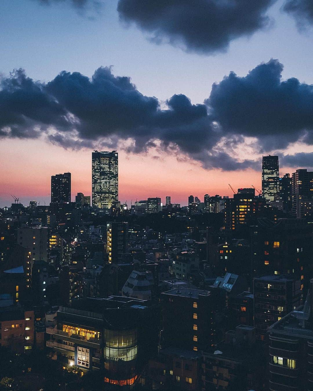 Yuma Yamashitaさんのインスタグラム写真 - (Yuma YamashitaInstagram)「Exploring in Tokyo with great team #SeeBeyondWithOPPO @opposeebeyond @oppojapan」6月26日 22時43分 - yuma1983